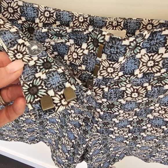 LOFT Blue Brown Mod Floral Print Linen Cotton Blend Riviera Shorts Size 2 - Picture 5 of 12
